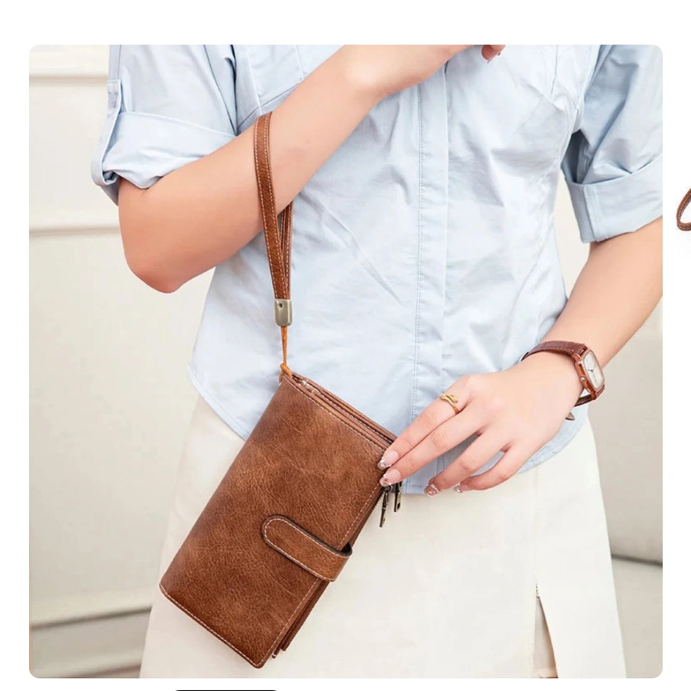 Emmafy Vaulty – The Large Capacity RFID Blocking Wallet in brown